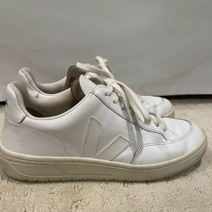 Veja V-10 Sneaker White